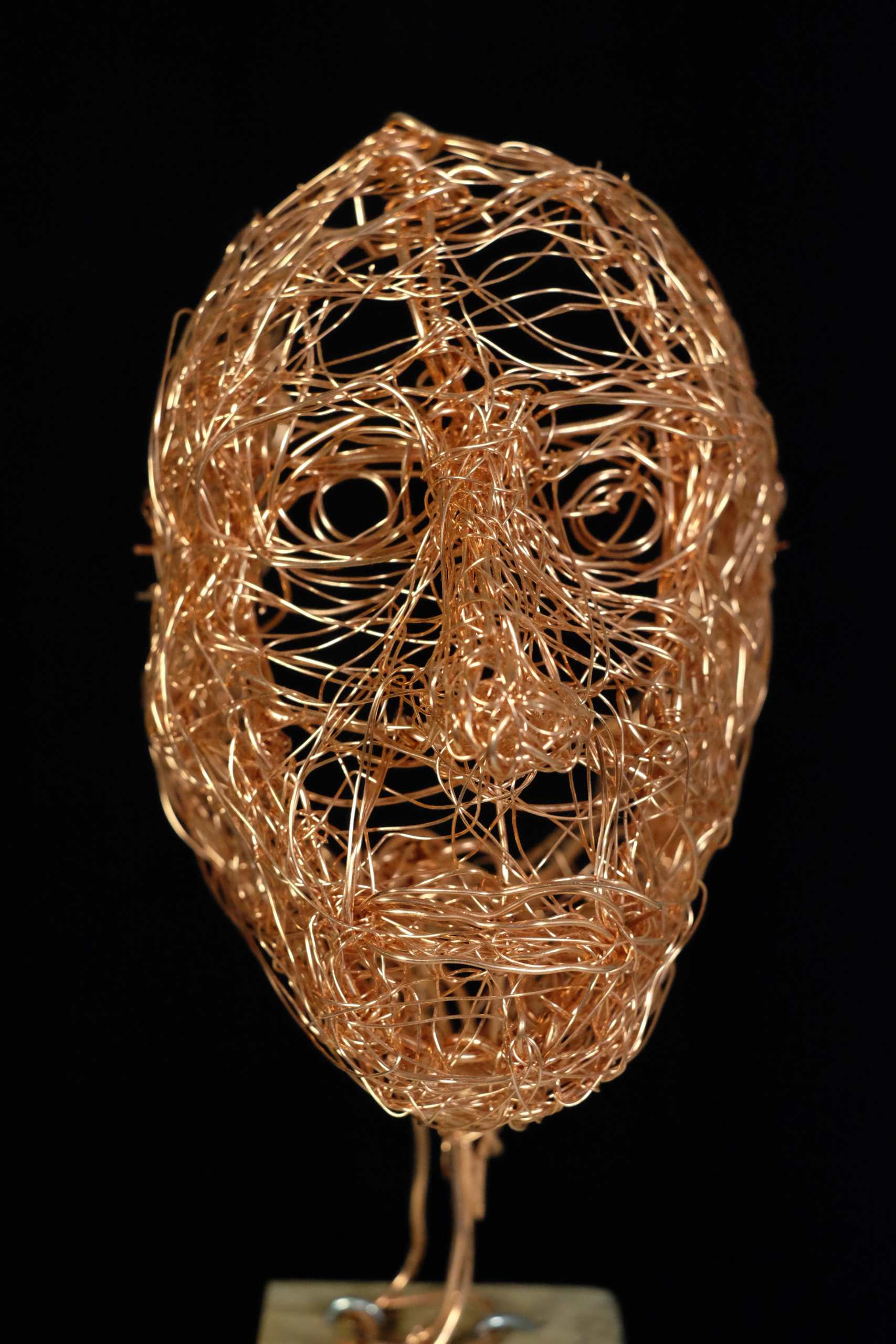 Drahtgeflecht Maske von Murat Taskin